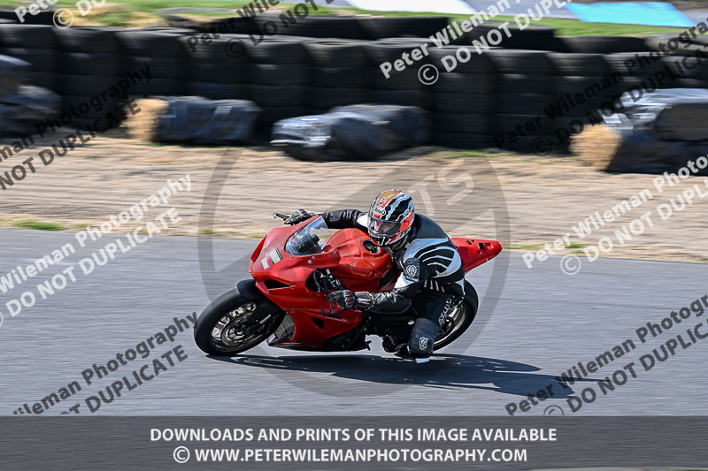 enduro digital images;event digital images;eventdigitalimages;lydden hill;lydden no limits trackday;lydden photographs;lydden trackday photographs;no limits trackdays;peter wileman photography;racing digital images;trackday digital images;trackday photos